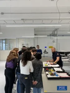 Tor vergata university Il professor Marcello Salmeri e i suoi studenti dell Universita di Tor Vergata al PCE nel laboratorio di qualita di PC Components europe